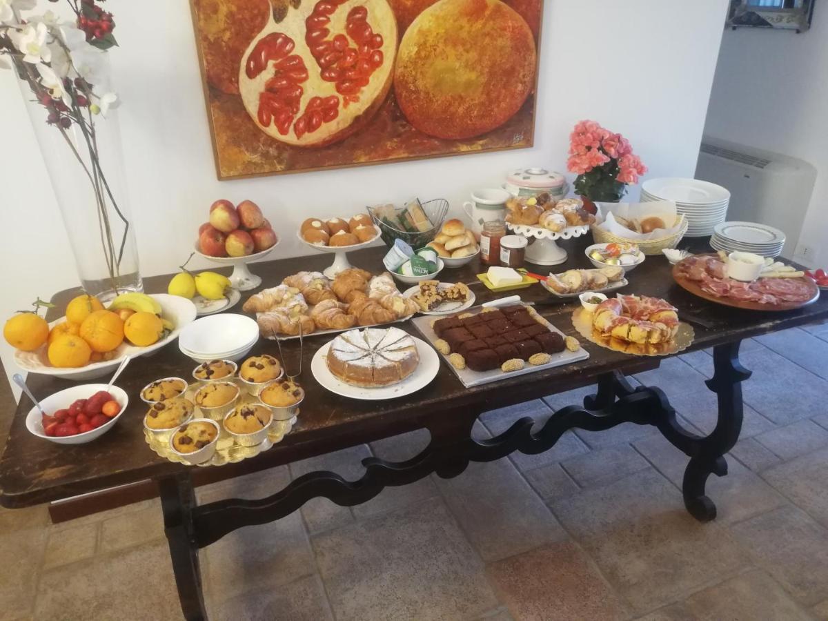 Alojamento de Acomodação e Pequeno-almoço Flora *